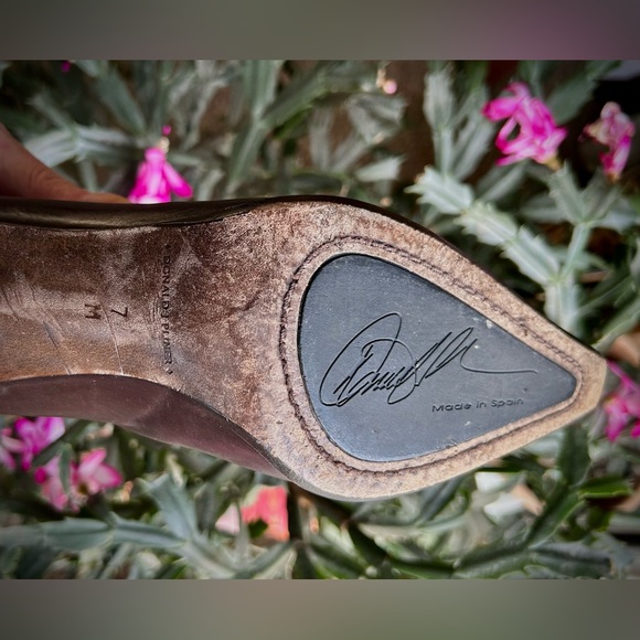 Donald J Pliner Lyndie Leather Ankle Booties in Brown sz 7 - Picture 2 of 12